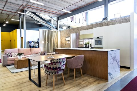 Vzorový byt byl sladěn do posledního detailu, čímž designérka ukázala zákazníkům a výrobcům nábytku, jak se dá pracovat s konceptem a detaily